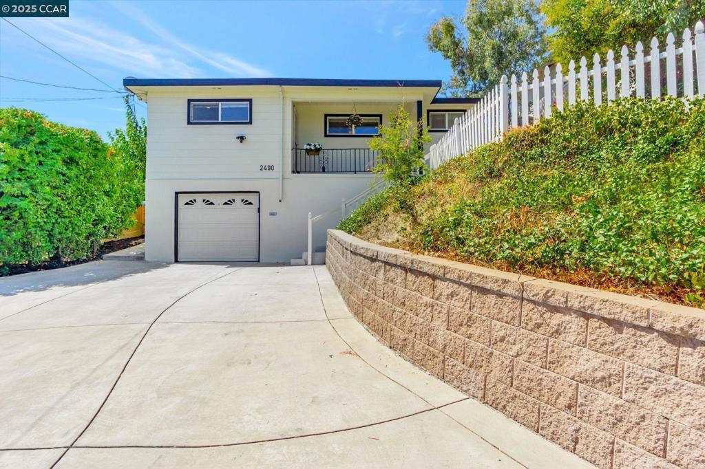 Photo of Listing #41110556