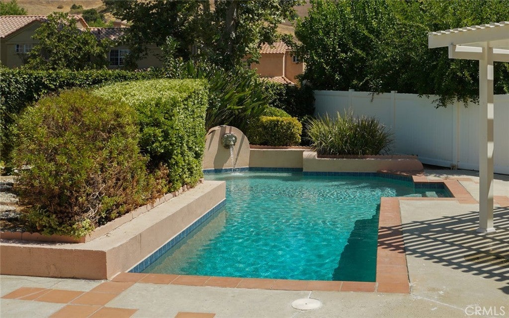 Photo of Listing #SR25192073