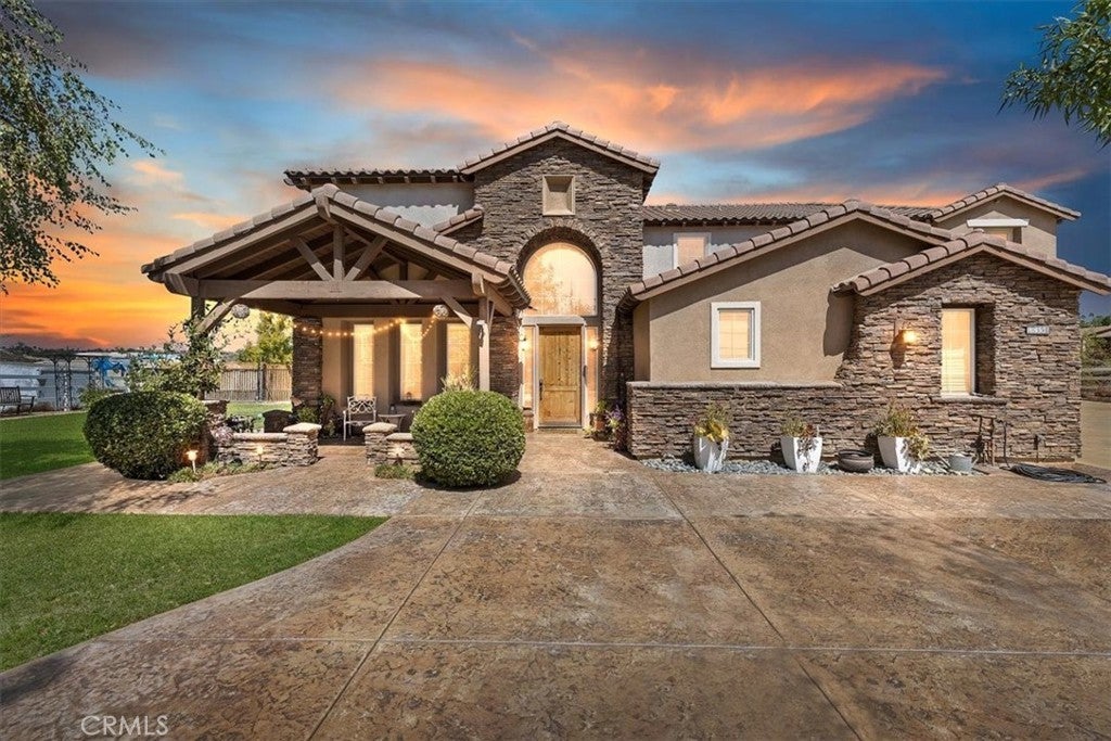 Photo of Listing #IV25199735