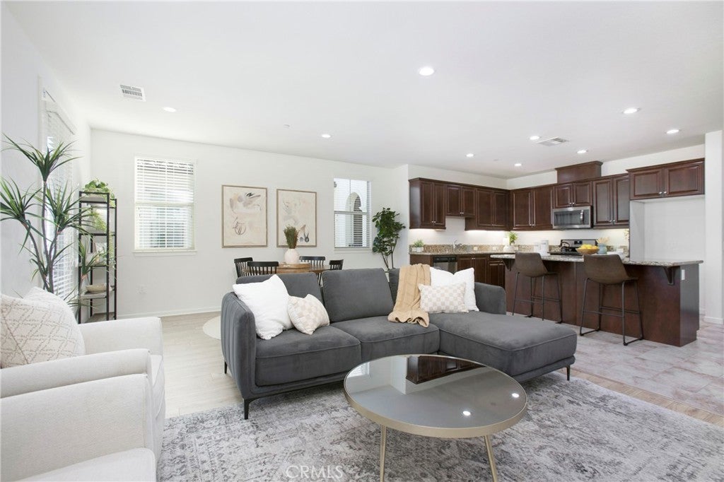 Photo of Listing #PW25190090