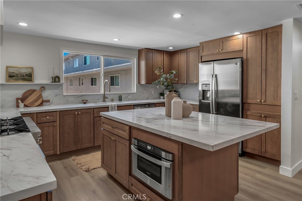 Photo of Listing #SB25200432