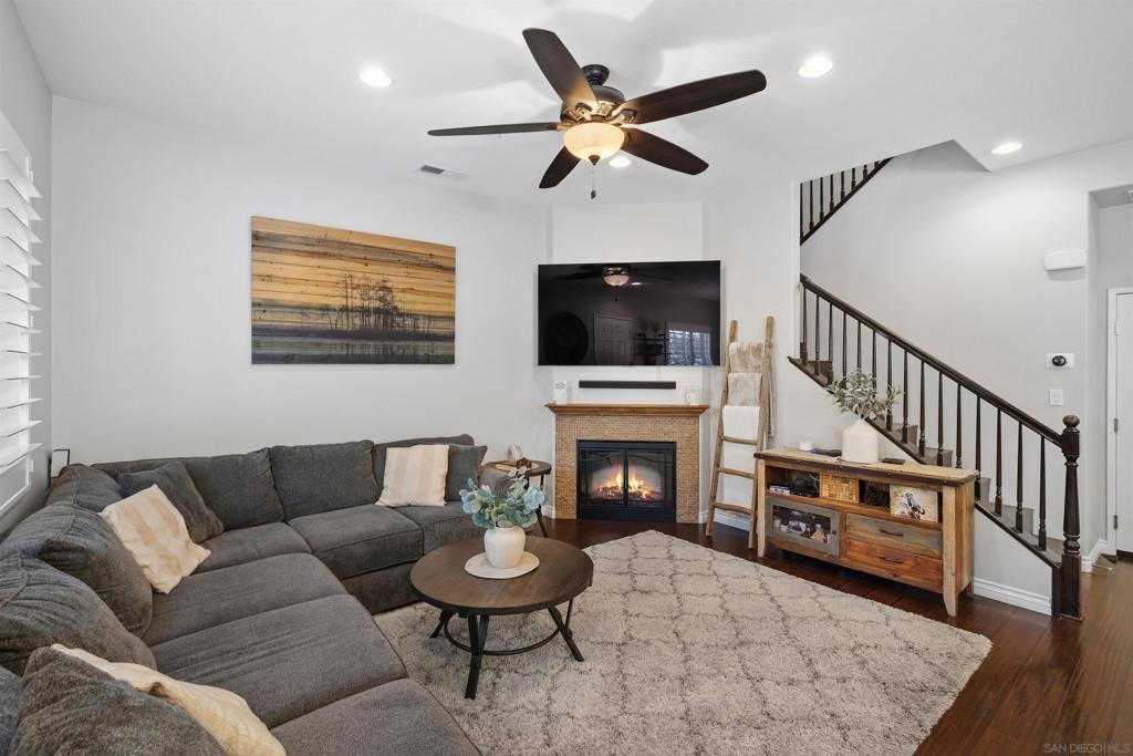 Photo of Listing #250038200SD