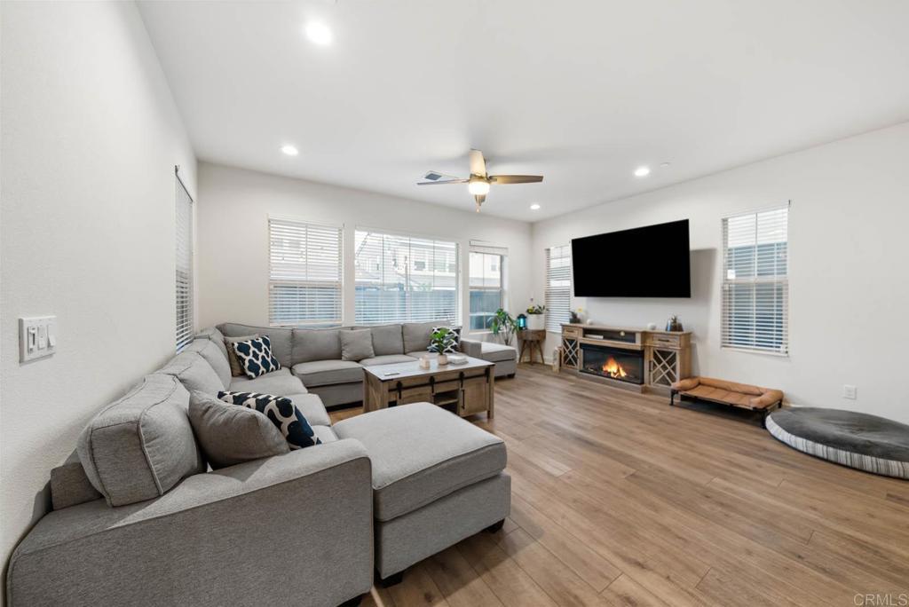 Photo of Listing #PTP2506831