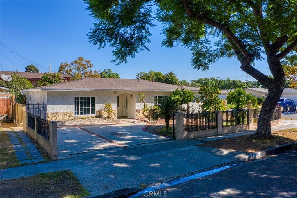 Photo of Listing #OC25200632