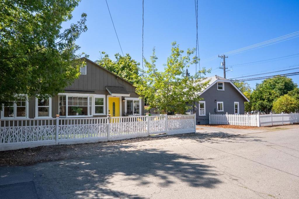 Photo of Listing #ML82020584