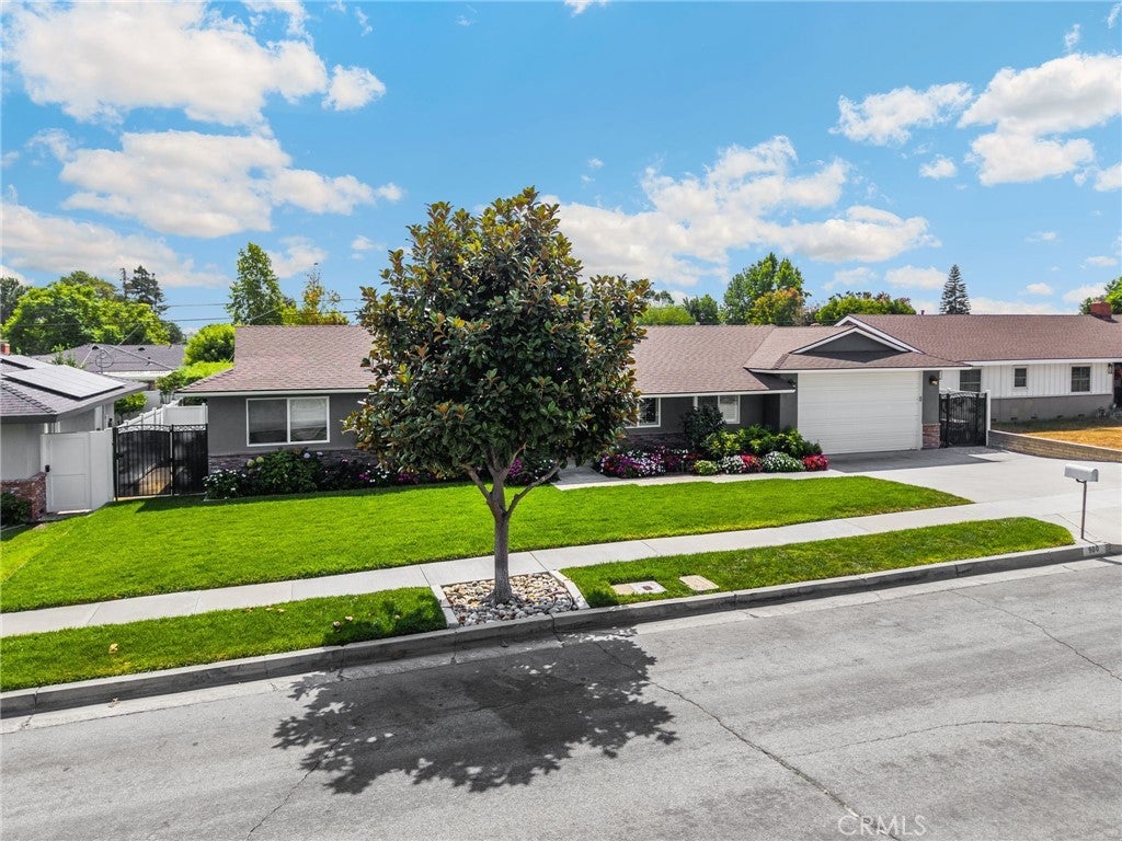 Photo of Listing #PW25198206