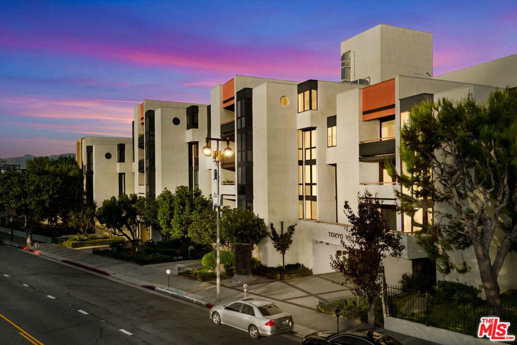 Photo of Listing #25588553