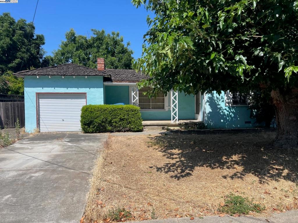 Photo of Listing #41110752