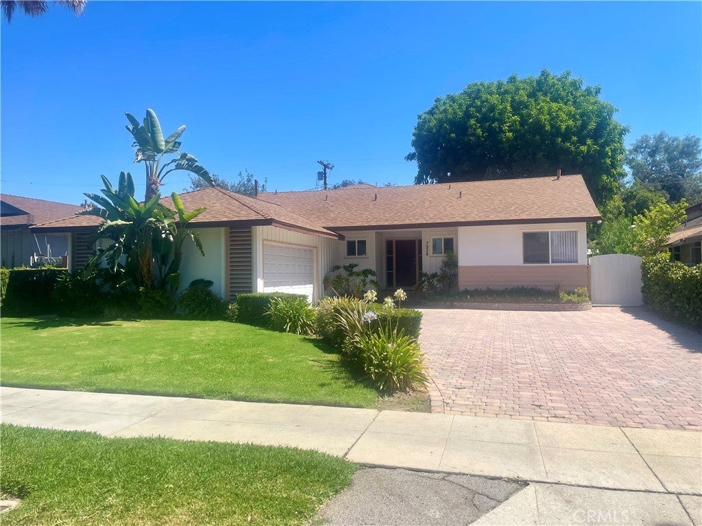 Photo of Listing #SR25201294