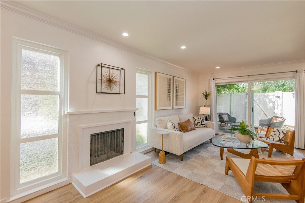 Photo of Listing #SR25198111