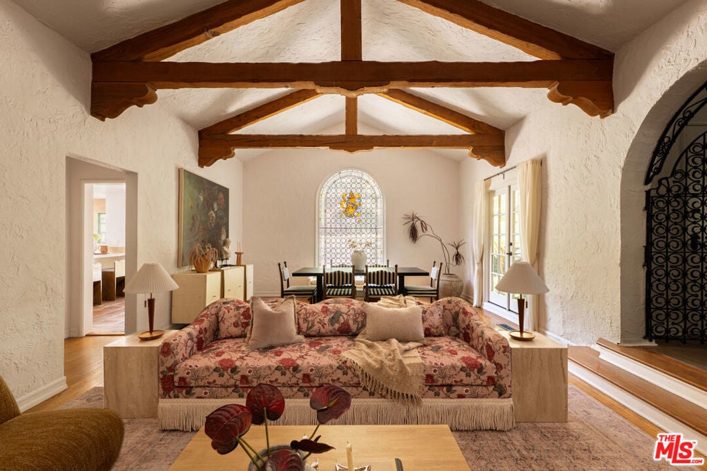 Photo of Listing #25587371