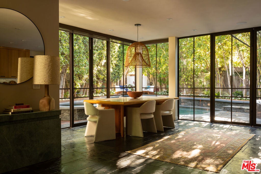 Photo of Listing #25529393