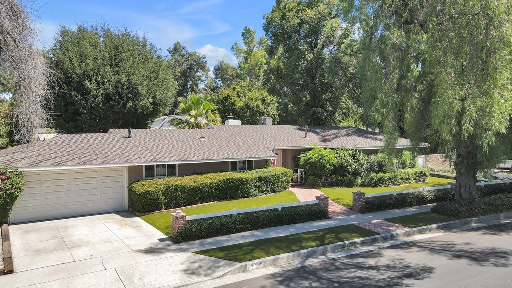 Photo of Listing #SR25203932