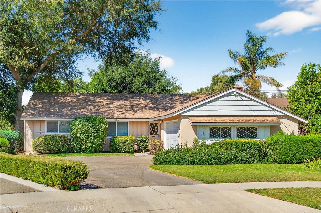 Photo of Listing #SR25206396