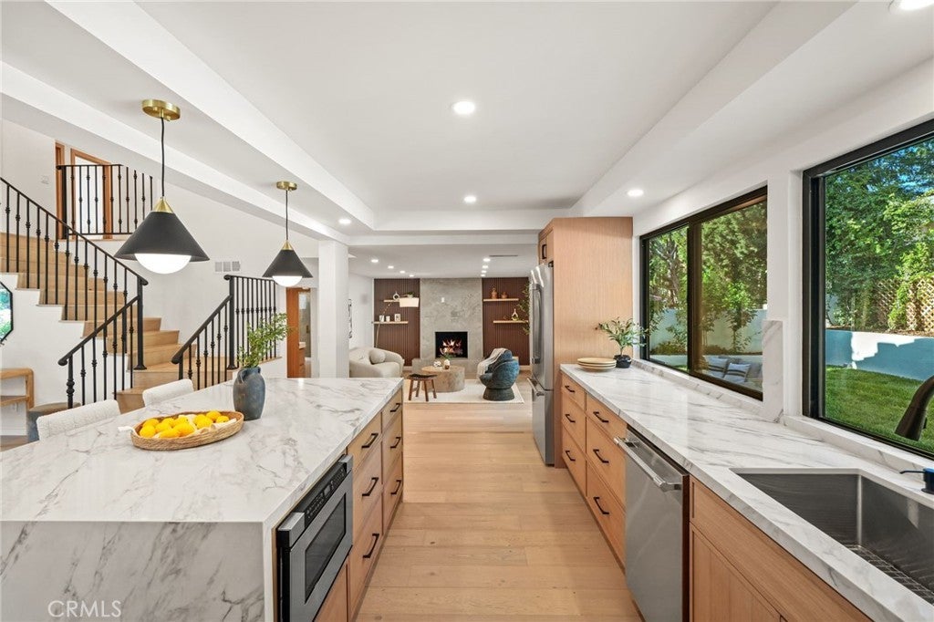 Photo of Listing #SR25206624