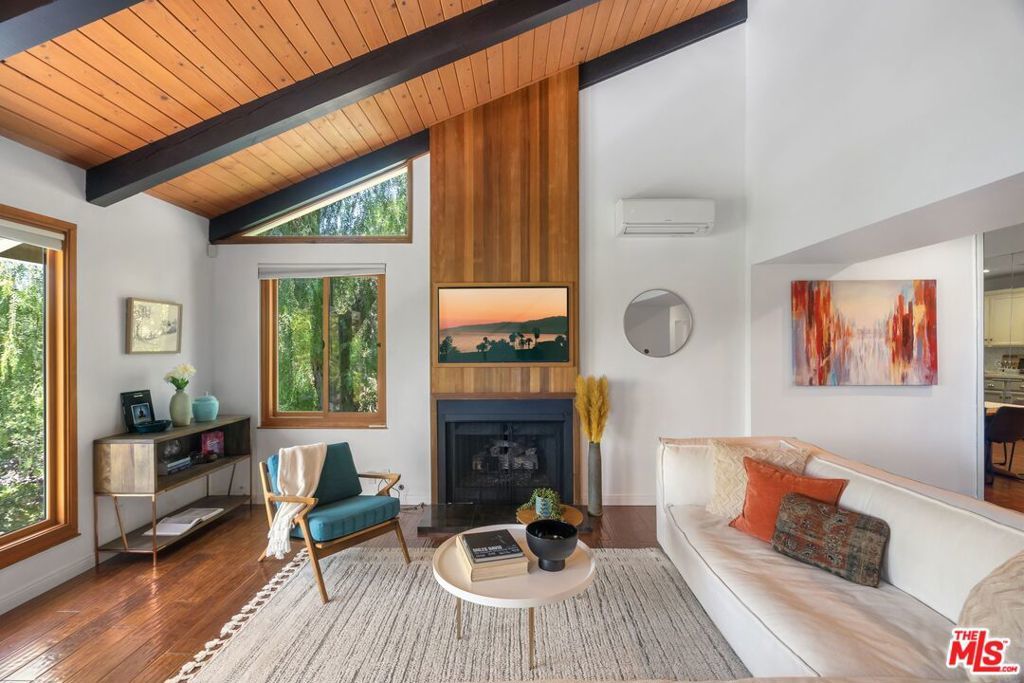 Photo of Listing #25587079