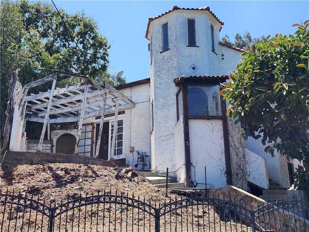 Photo of Listing #DW25208261