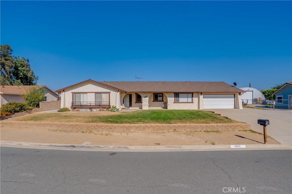 Photo of Listing #IV25208348