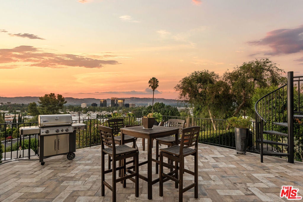 Photo of Listing #25589351