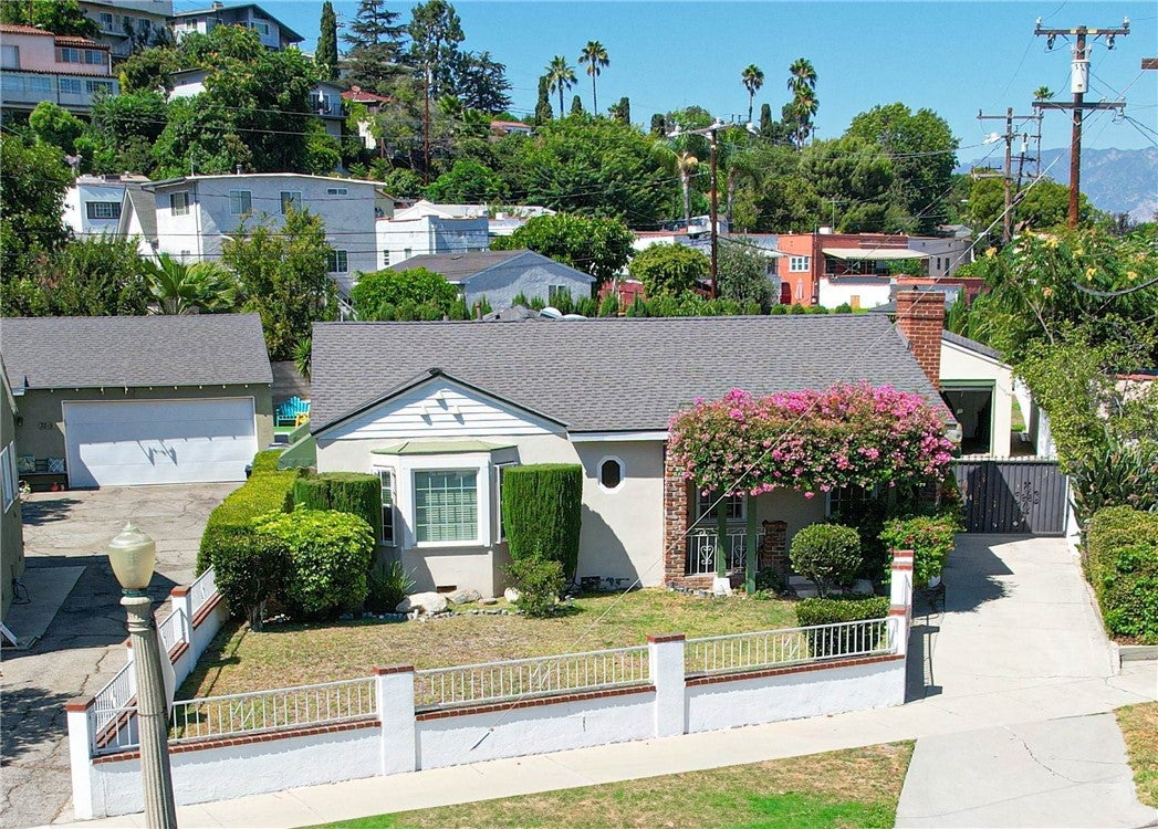 Photo of Listing #CV25196556