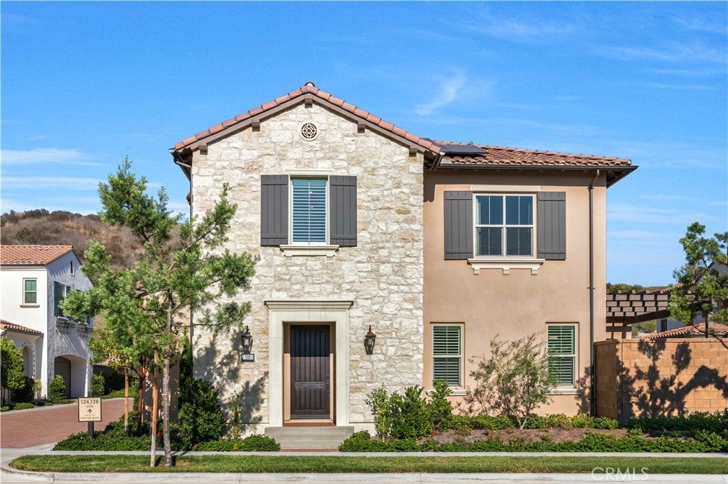 Photo of Listing #OC25200053