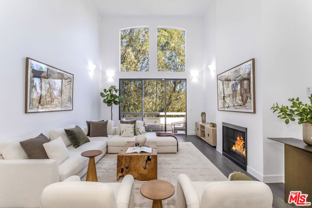 Photo of Listing #25590189