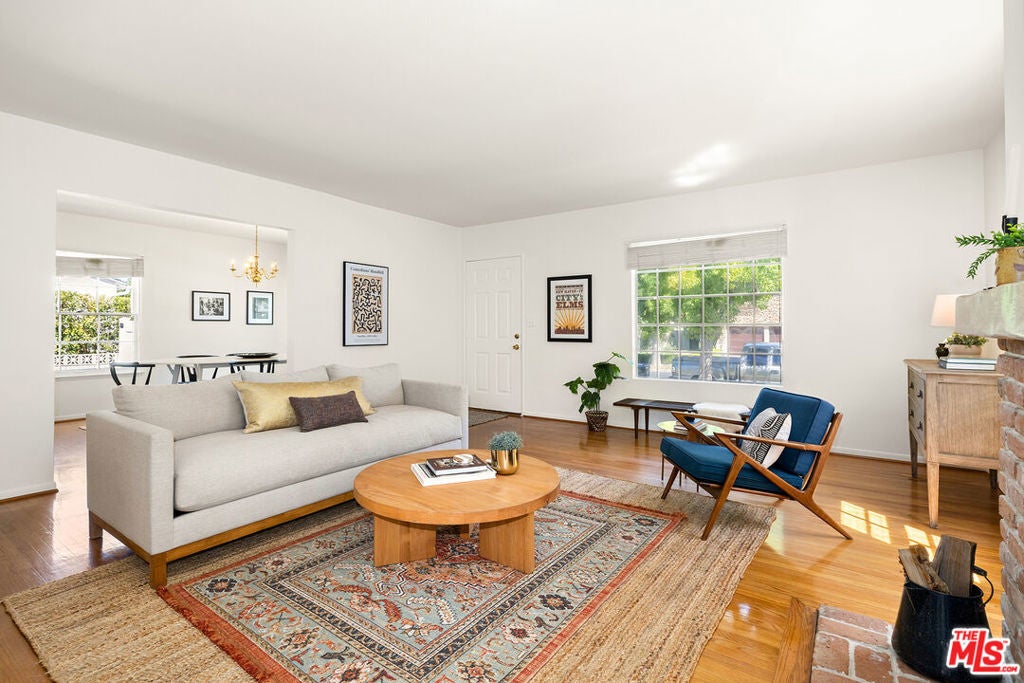 Photo of Listing #25590233