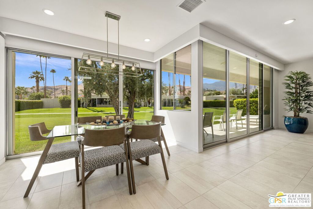 207 Desert Lakes Drive, Palm Springs