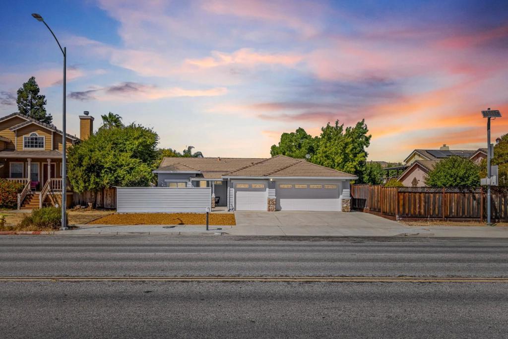 Photo of Listing #ML82021025