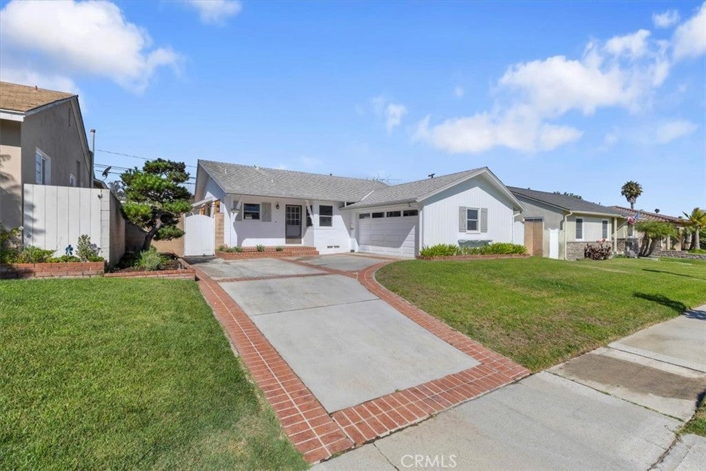 Photo of Listing #PV25214316