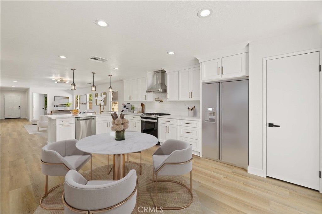 Photo of Listing #SR25214304