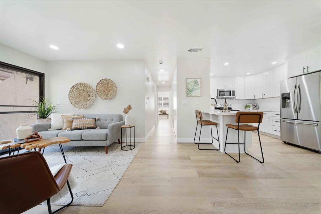 Photo of Listing #PTP2506929