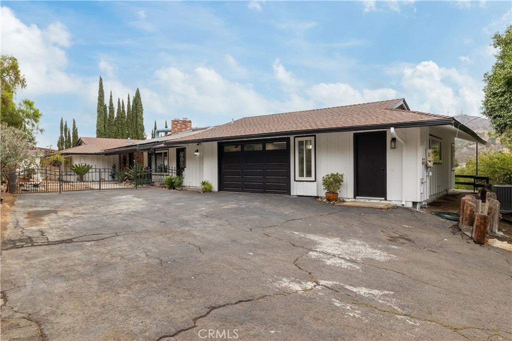 Photo of Listing #SW25214256