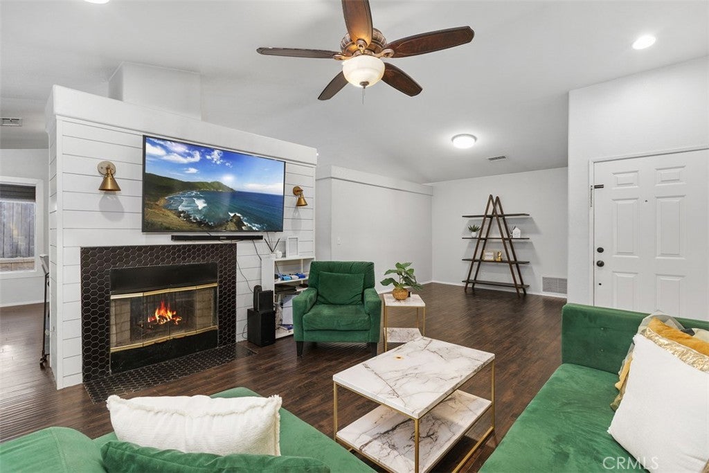 Photo of Listing #ND25214066