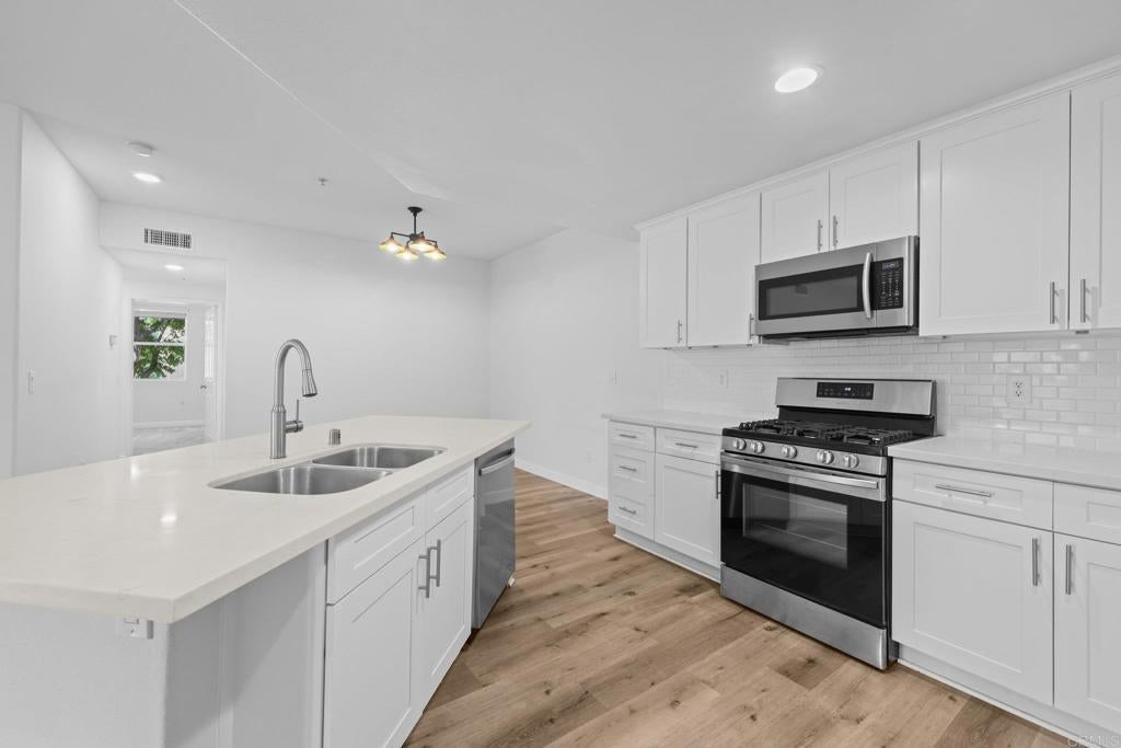 Photo of Listing #PTP2506943