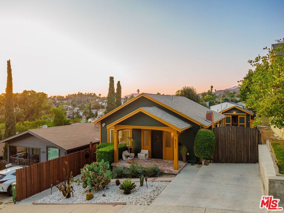 Photo of Listing #25585711