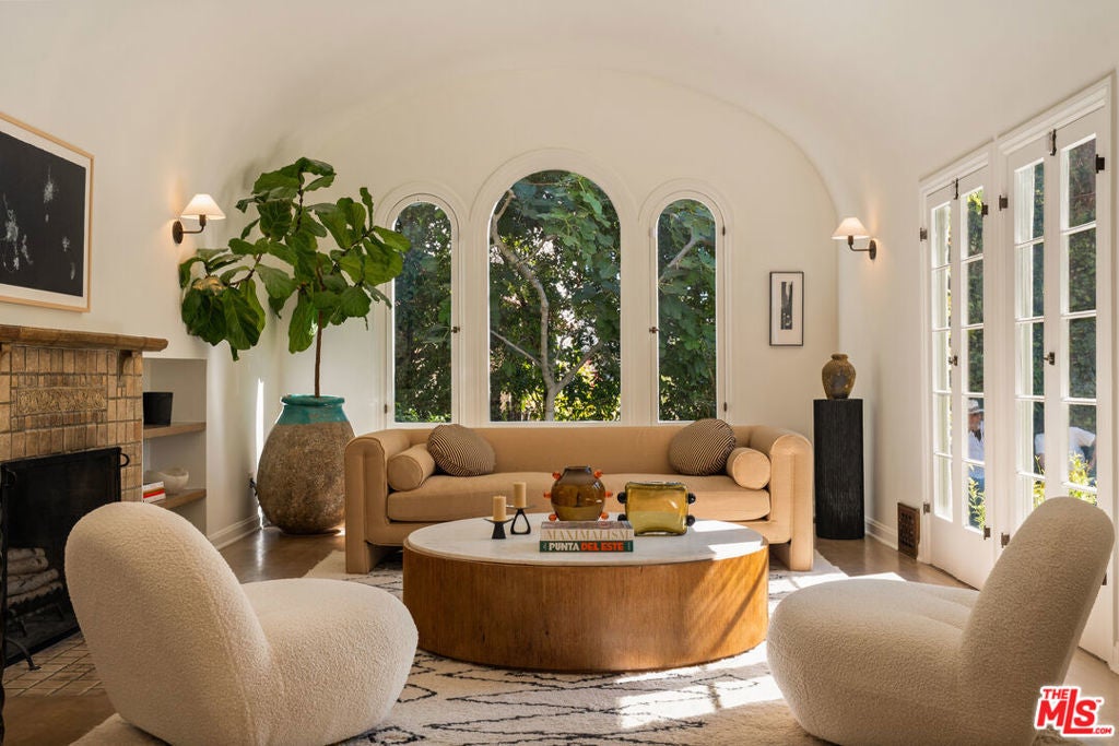 Photo of Listing #25590631