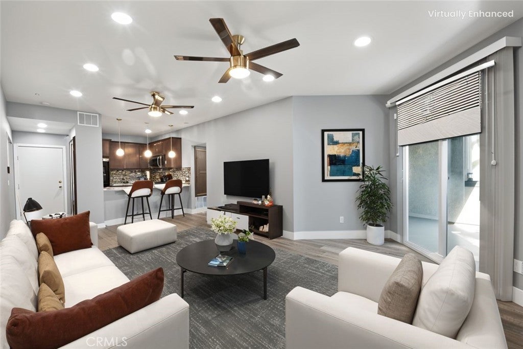 Photo of Listing #SB25207772