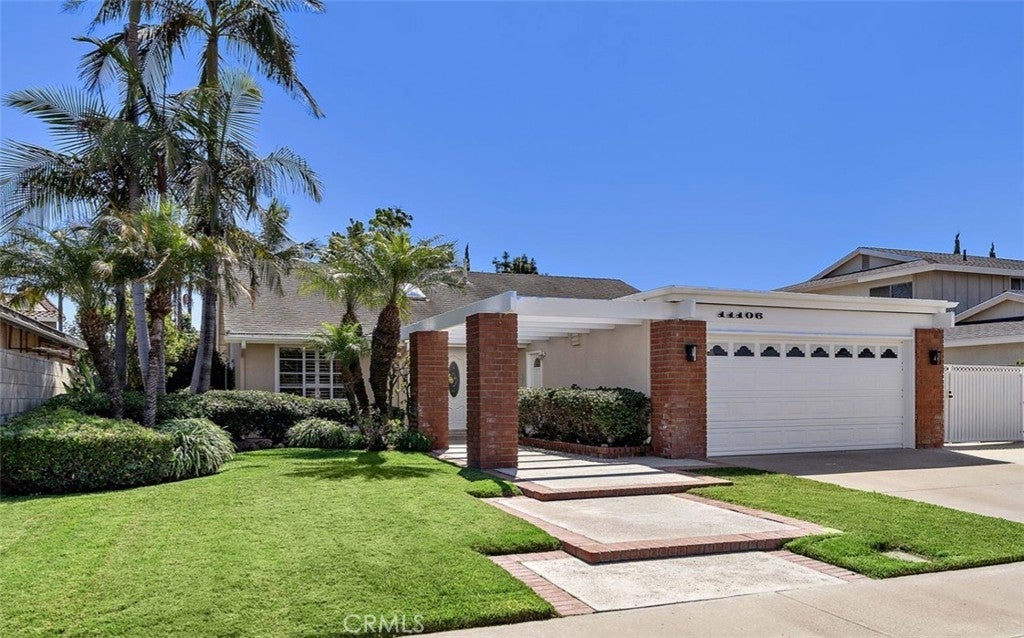 Photo of Listing #OC25200079