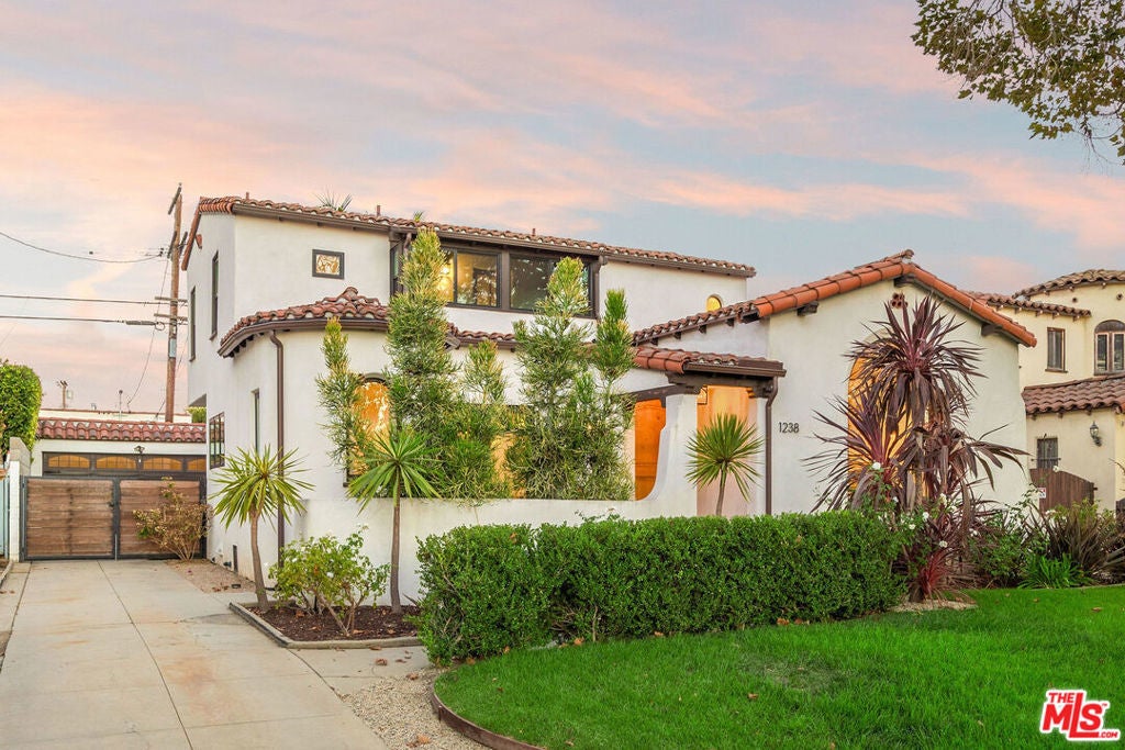 Photo of Listing #25584401