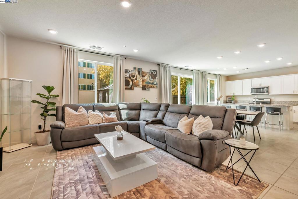 Photo of Listing #41111232