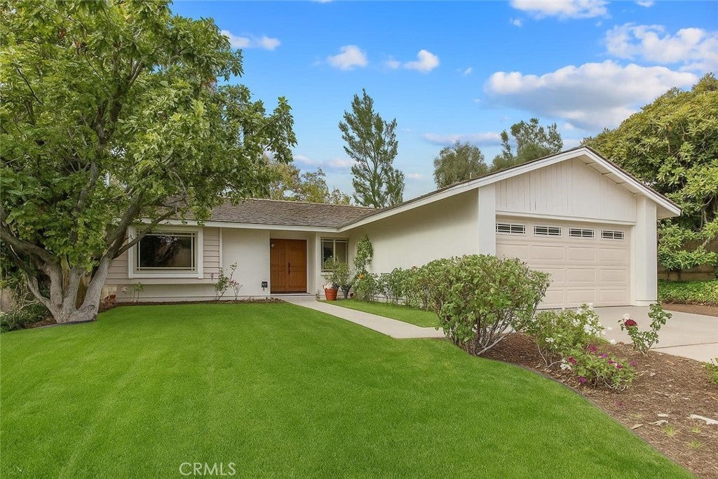 Photo of Listing #SR25215117