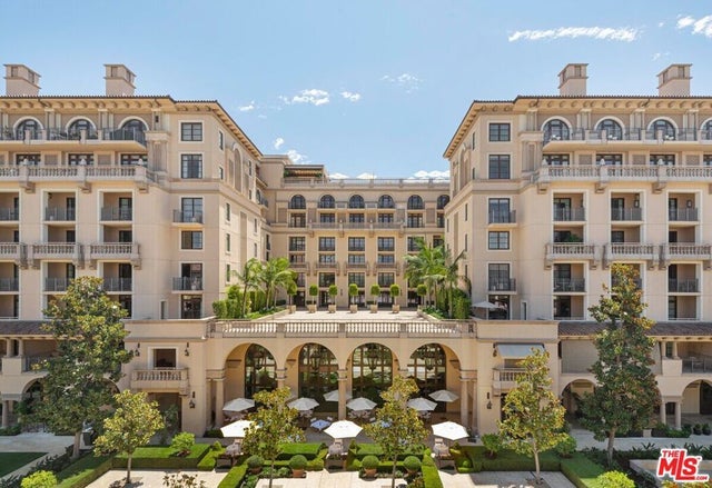 225 Canon Drive # 8e, Beverly Hills