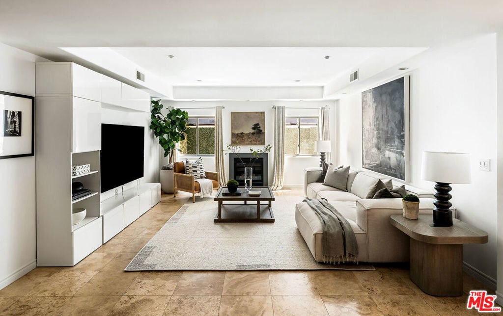 Photo of Listing #25591101