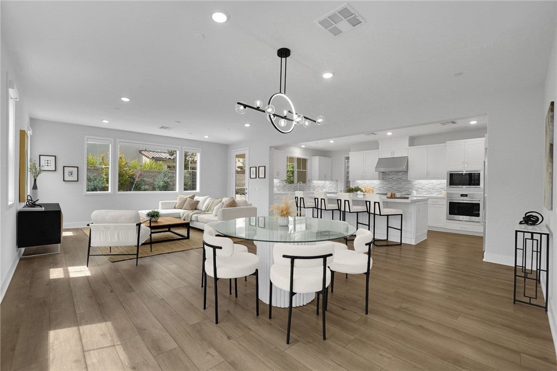 Photo of Listing #WS25214039