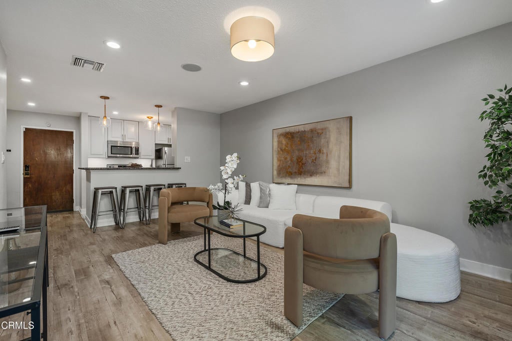 Photo of Listing #P1-24077