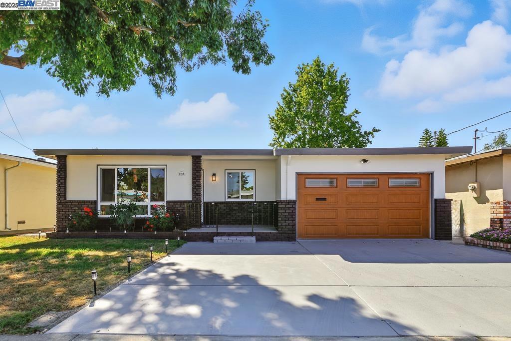 Photo of Listing #41111275