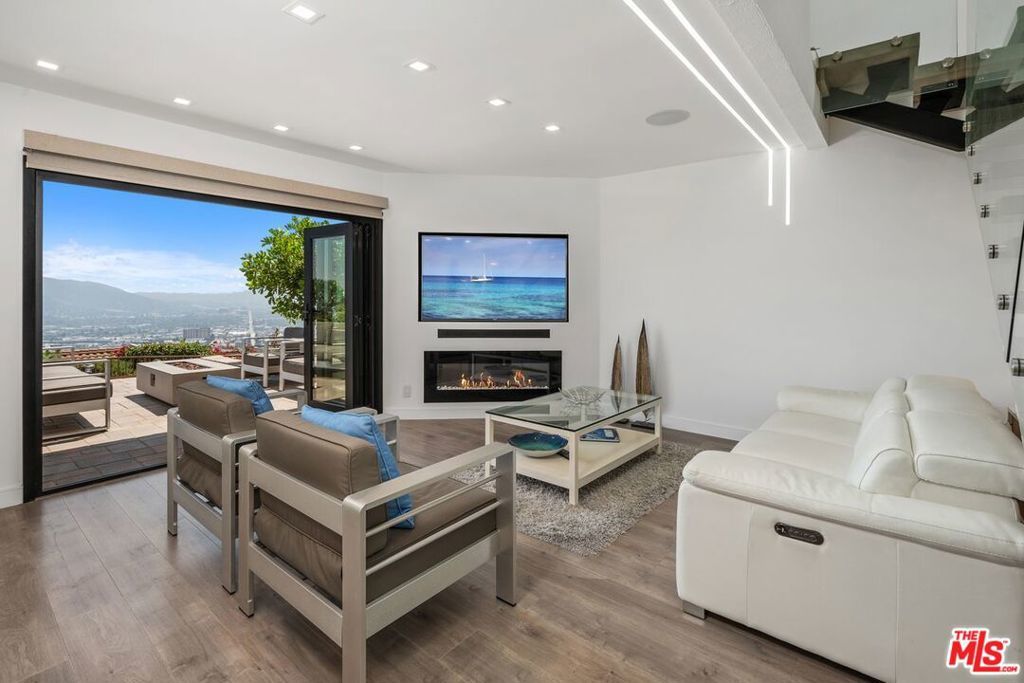 Photo of Listing #25590609