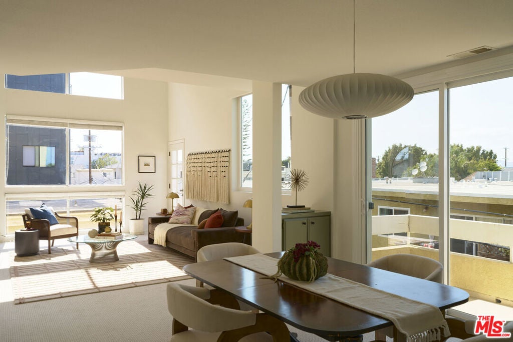 Photo of Listing #25590391