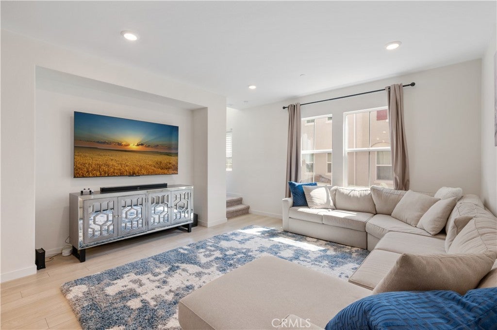 Photo of Listing #SB25215709